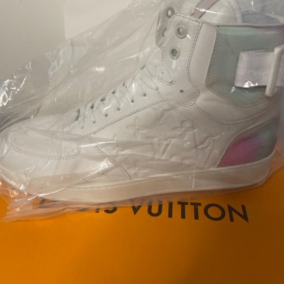 Louis Vuitton Rivoli Boot Sneakers Watercolor Edition These are 🔥🔥🔥 - Picture 3 of 10